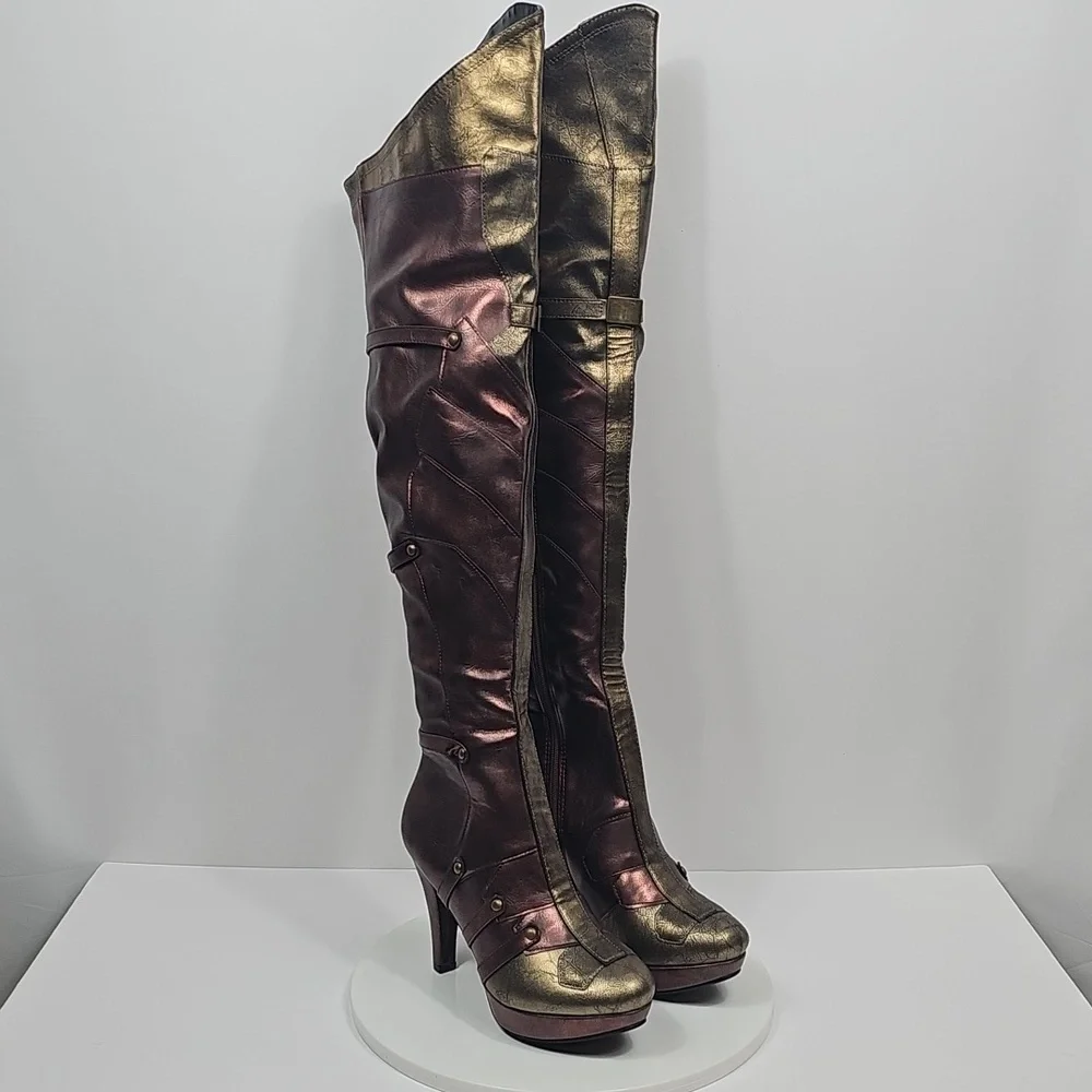 NIB Ellie Wonder Superhero Thigh High Heeled Boots 7 Metallic Red Gold Platform